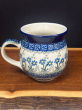 Load image into Gallery viewer, Mug, Bubble 16 oz - Blue Spring Daisy