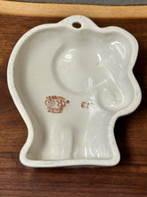 Load image into Gallery viewer, Cake Mold**, Pre-owned - Elephant