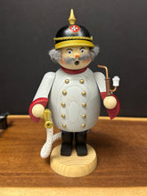 Load image into Gallery viewer, Smoker, Seiffen Fireman