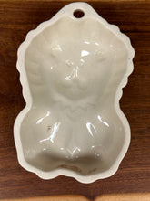 Load image into Gallery viewer, Cake Mold**, Pre-owned - Lion