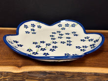 Load image into Gallery viewer, Plate, Flower Shape 9.5”
