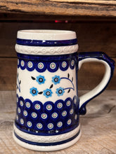 Load image into Gallery viewer, Beer Stein 20 oz - Sky Flowers
