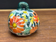Load image into Gallery viewer, Ornament, Pumpkin Mini - VU677
