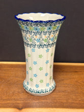 Load image into Gallery viewer, Vase, Fluted, 6.75&quot; - Sparkle
