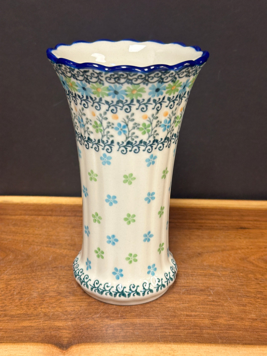Vase, Fluted, 6.75