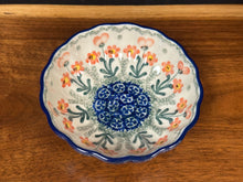 Load image into Gallery viewer, Bowl, Scalloped 4.5" - Peach Spring Daisy
