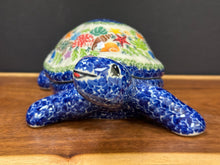 Load image into Gallery viewer, Turtle Figurine w/Removable Lid, Kalich - Shelly
