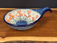 Load image into Gallery viewer, Ladle Rest 4.5” - Peach Spring Daisy
