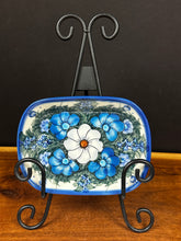 Load image into Gallery viewer, Tray, Oblong 6.25” Kalich - Blue &amp; White Delight
