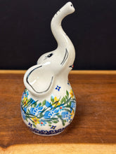 Load image into Gallery viewer, Elephant Ring Holder, Kalich - Breezy
