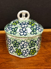 Load image into Gallery viewer, Ring, Trinket Box - Jade Lattice
