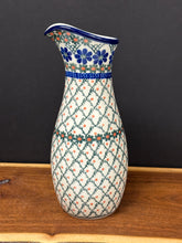 Load image into Gallery viewer, Carafe 40 oz - Primrose
