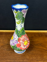 Load image into Gallery viewer, Swirl Vase, 6.75&quot; - Monarch in Flight
