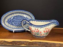 Load image into Gallery viewer, Gravy Boat, 16 oz - Crimson Bell
