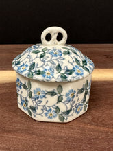 Load image into Gallery viewer, Ring, Trinket Box - Forget Me Knots
