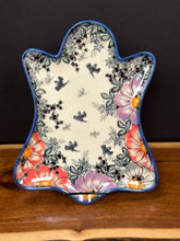 Load image into Gallery viewer, Ghost Shaped Plate - Spooky at Dusk
