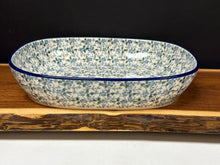 Load image into Gallery viewer, Baker, Oblong 2.5 Qt - Forget Me Knots
