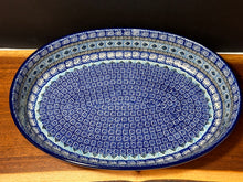 Load image into Gallery viewer, Baker, Oval 13.75&quot; -3Qt. - Aztec Sky
