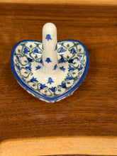 Load image into Gallery viewer, Ring Holder - Tulip Trellis
