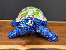 Load image into Gallery viewer, Turtle Figurine, Kalich - Speedy
