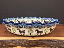 Load image into Gallery viewer, Pie Plate, Fluted 10" - Brown Horse
