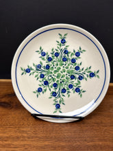 Load image into Gallery viewer, Bread Plate 6.25” - Berries on the Vine
