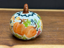 Load image into Gallery viewer, Ornament, Pumpkin Mini - VU772
