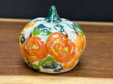 Load image into Gallery viewer, Pumpkin, Tiny - VC372
