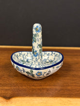 Load image into Gallery viewer, Ring Holder - Forget Me Knots
