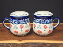 Load image into Gallery viewer, Salt &amp; Pepper Mug - Red Daisy
