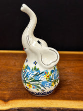 Load image into Gallery viewer, Elephant Ring Holder, Kalich - Breezy
