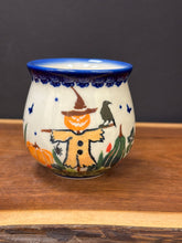 Load image into Gallery viewer, Mug, Bubble Kalich 8 oz - Black Cat &amp; Scarecrow
