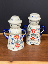 Load image into Gallery viewer, Salt &amp; Pepper Set, Couple - Golden Fields
