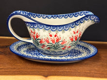 Load image into Gallery viewer, Gravy Boat, 16 oz - Crimson Bell
