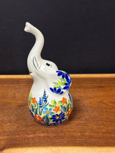Load image into Gallery viewer, Elephant Ring Holder, Kalich - Valencia
