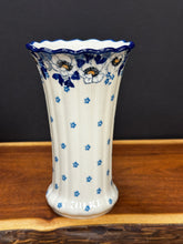 Load image into Gallery viewer, Vase, Fluted, 6.75" - White Poppy
