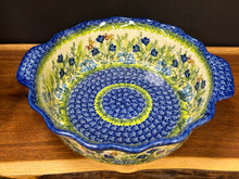 Load image into Gallery viewer, Baker, Round 8” Kalich - Honeybees
