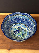 Load image into Gallery viewer, Bowl, Wavy Edge 5.75&quot; - U4575
