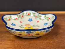 Load image into Gallery viewer, Bowl, Flower Shape - Buttercup
