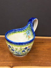 Load image into Gallery viewer, Bowl, Loop Handle Soup - Honeybee
