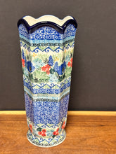 Load image into Gallery viewer, Vase, Angular 9.25” - U4600 Butterfly
