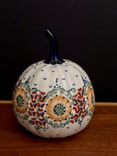 Load image into Gallery viewer, Pumpkin, Medium
