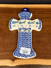Load image into Gallery viewer, Cross, Vena 4.75&quot; x 7.75&quot;
