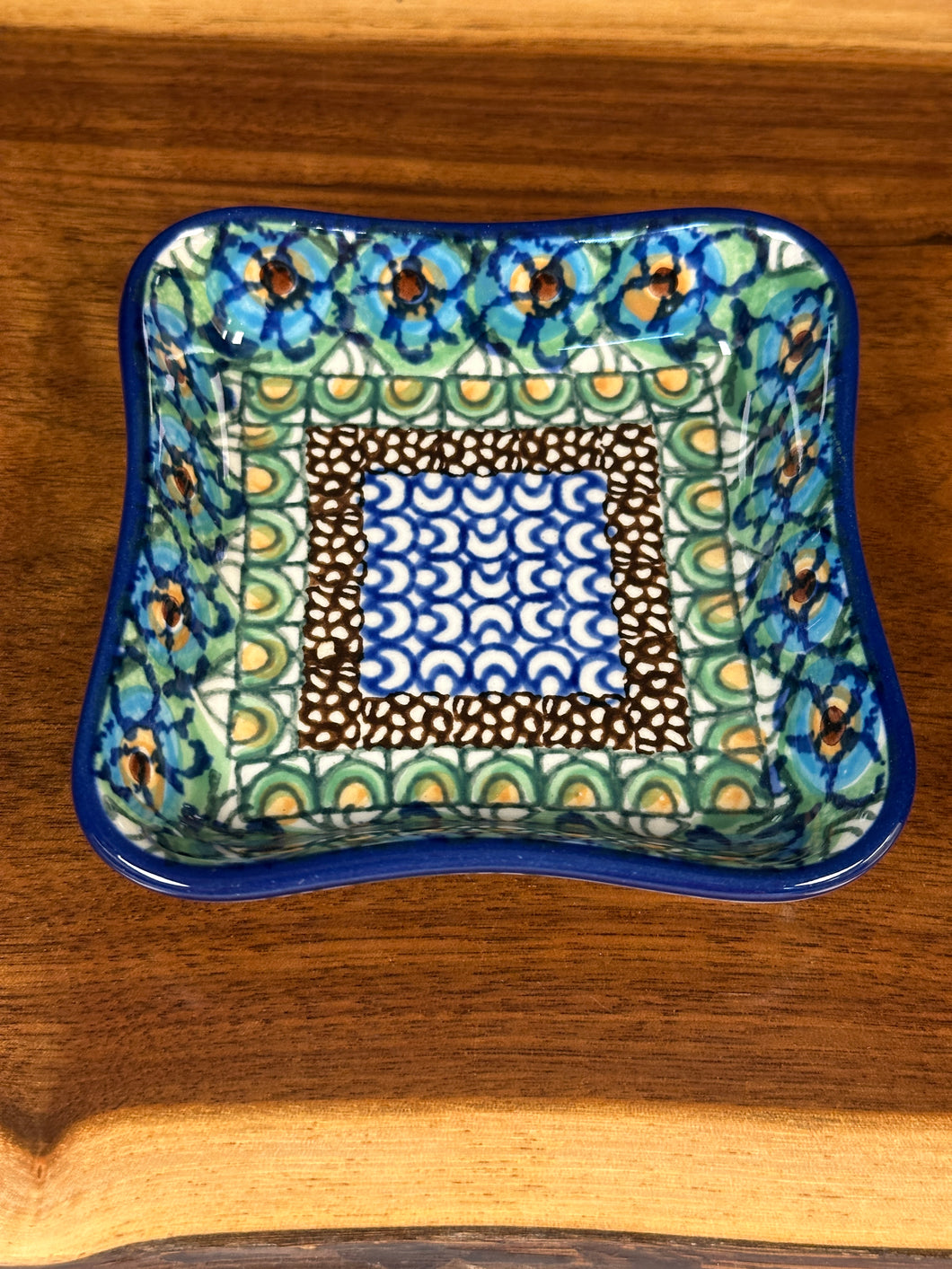 Fluted Dipping Dish - U0151 Mardi Gras