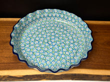 Load image into Gallery viewer, Pie Plate, Fluted 10&quot; - Key Lime
