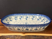 Load image into Gallery viewer, Baker, Oblong 9&quot; x 10.25&quot; 1.62Qt. - Clover Fields
