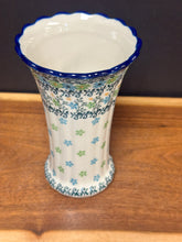 Load image into Gallery viewer, Vase, Fluted, 6.75&quot; - Sparkle
