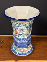Load image into Gallery viewer, Vase, 9.5” Fluted - U4-U5156
