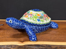 Load image into Gallery viewer, Turtle Figurine w/Removable Lid, Kalich - Shelly
