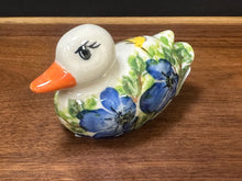 Load image into Gallery viewer, Duck, Figurine - Kalich Blue Hibiscus
